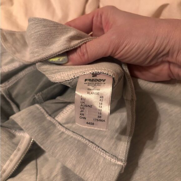 Freddy brand Light Gray Jeggings that feel like sweatpants - Picture 3 of 5